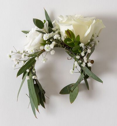 Armbånd med hvit rose Armbånd med hvit rose